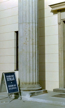 Raum der Stille im Brandenburger Tor, Berlin